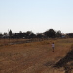 PAGUBE. Exploziile au produs pierderi materiale însemnate. Pe lângă case au luat foc și mai multe terenuri agricole - Foto: Spotmedia.ro Case și câmpuri arse în Crevedia