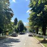 URZICENI. Strada care leagă primăria orașului de spital - Foto: Spotmedia.ro Stradă Urziceni, România