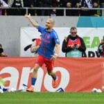 George Daniel Bîrligea se bucură dupa un gol marcat in meciul de fotbal dintre FCSB si Universitatea Craiova, din cadrul Play off-ului Superligii Superbet, desfasurat pe Arena Nationala din Bucuresti, sambata 17 mai 2025. © FOTO:Razvan Pasarica/SPORT PICTURES